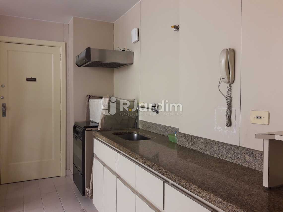Conheça Copa cozinha do imóvel - Compra Venda Avaliação Imóveis Sala Comercial Copacabana - LASL00153 - 19 Copa cozinha - Compra Venda Avaliação Imóveis Sala Comercial Copacabana - LASL00153 - 19