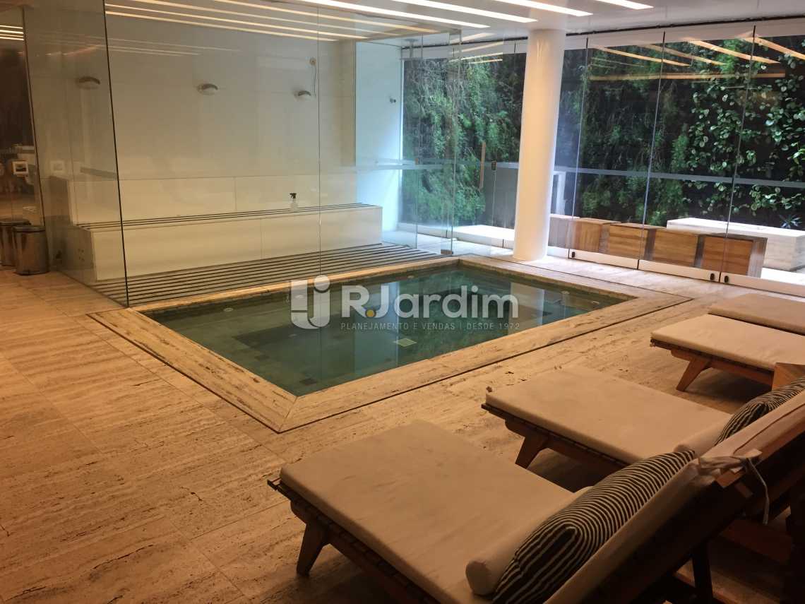 Conheça Hidromassagem do imóvel - Apartamento Avenida Visconde de Albuquerque,Leblon, Zona Sul,Rio de Janeiro, RJ À Venda, 2 Quartos, 80m² - LAAP21191 - 19 Hidromassagem - Apartamento Avenida Visconde de Albuquerque,Leblon, Zona Sul,Rio de Janeiro, RJ À Venda, 2 Quartos, 80m² - LAAP21191 - 19