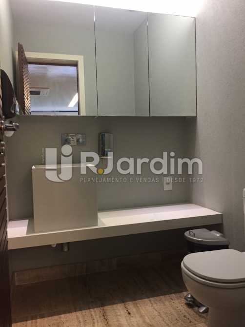 Conheça Banheiro do imóvel - Apartamento Avenida Visconde de Albuquerque,Leblon, Zona Sul,Rio de Janeiro, RJ À Venda, 2 Quartos, 80m² - LAAP21191 - 22 Banheiro - Apartamento Avenida Visconde de Albuquerque,Leblon, Zona Sul,Rio de Janeiro, RJ À Venda, 2 Quartos, 80m² - LAAP21191 - 22
