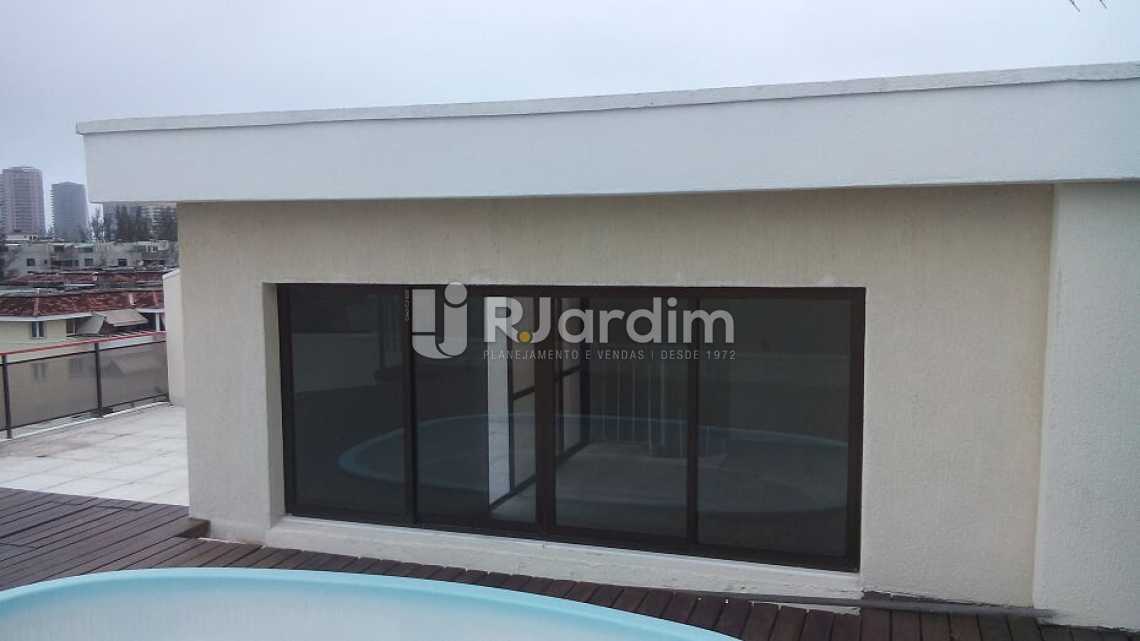 Conheça Terraço/ piscina do imóvel - Cobertura À VENDA, Barra da Tijuca, Rio de Janeiro, RJ - LACO40151 - 1 Terraço/ piscina - Cobertura À VENDA, Barra da Tijuca, Rio de Janeiro, RJ - LACO40151 - 1