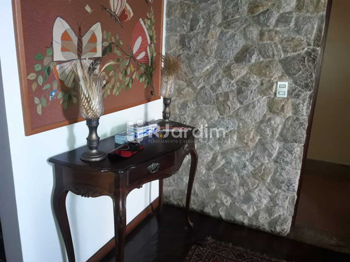 Conheça entrada do imóvel - Compra Venda Avaliação Imóveis Casa Residencial Barra da Tijuca 4 Quartos - LACN40015 - 10 entrada - Compra Venda Avaliação Imóveis Casa Residencial Barra da Tijuca 4 Quartos - LACN40015 - 10