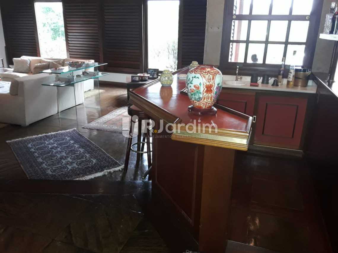 Conheça bar / sala do imóvel - Compra Venda Avaliação Imóveis Casa Residencial Barra da Tijuca 4 Quartos - LACN40015 - 14 bar / sala - Compra Venda Avaliação Imóveis Casa Residencial Barra da Tijuca 4 Quartos - LACN40015 - 14