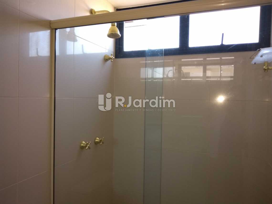 Conheça banheiro / suíte do imóvel - Compra Venda Avaliação Imóveis Aparthotel Ipanema Apartamento 2 Quartos - LAAP21196 - 13 banheiro / suíte - Compra Venda Avaliação Imóveis Aparthotel Ipanema Apartamento 2 Quartos - LAAP21196 - 13