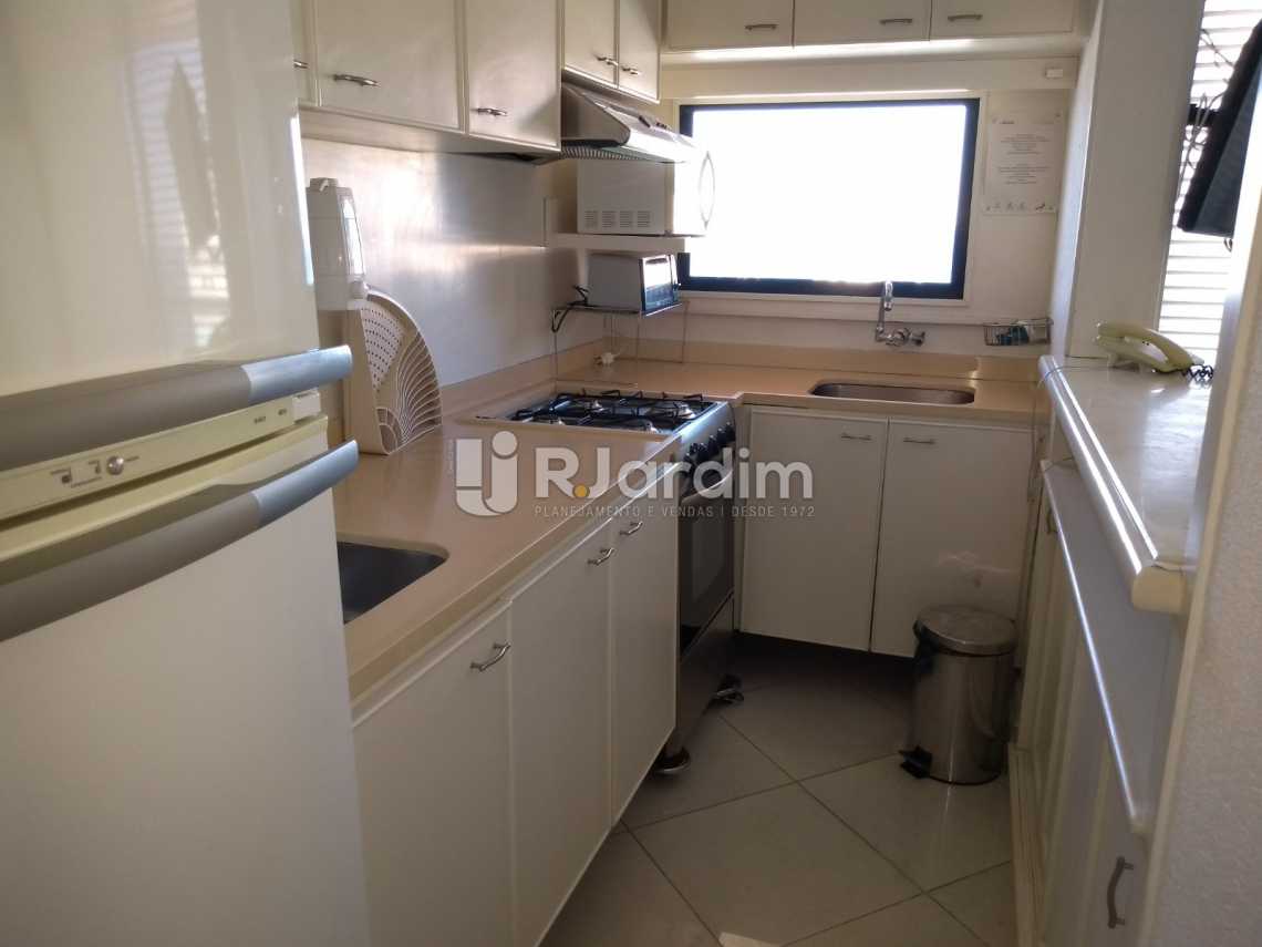 Conheça cozinha / vista mar do imóvel - Compra Venda Avaliação Imóveis Aparthotel Ipanema Apartamento 2 Quartos - LAAP21196 - 17 cozinha / vista mar - Compra Venda Avaliação Imóveis Aparthotel Ipanema Apartamento 2 Quartos - LAAP21196 - 17