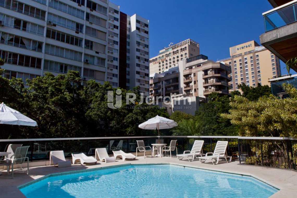 Conheça Piscina do imóvel - Compra Venda Avaliação Imóveis Aparthotel Ipanema Apartamento 2 Quartos - LAAP21196 - 20 Piscina - Compra Venda Avaliação Imóveis Aparthotel Ipanema Apartamento 2 Quartos - LAAP21196 - 20