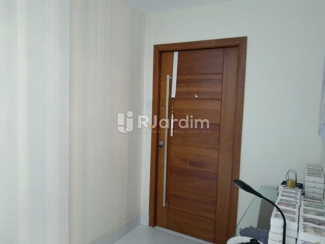 Conheça Porta entrada do imóvel - Compra Venda Avaliação Imóveis Apartamento Copacabana 3 Quartos - LAAP31678 - 7 Porta entrada - Compra Venda Avaliação Imóveis Apartamento Copacabana 3 Quartos - LAAP31678 - 7