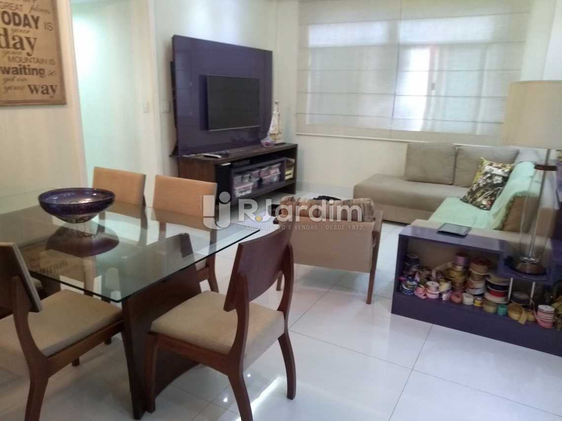 Conheça Sala ampla do imóvel - Compra Venda Avaliação Imóveis Apartamento Copacabana 3 Quartos - LAAP31678 - 6 Sala ampla - Compra Venda Avaliação Imóveis Apartamento Copacabana 3 Quartos - LAAP31678 - 6