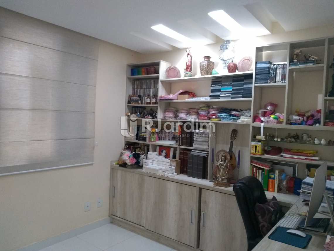 Conheça Quarto 3 do imóvel - Compra Venda Avaliação Imóveis Apartamento Copacabana 3 Quartos - LAAP31678 - 16 Quarto 3 - Compra Venda Avaliação Imóveis Apartamento Copacabana 3 Quartos - LAAP31678 - 16