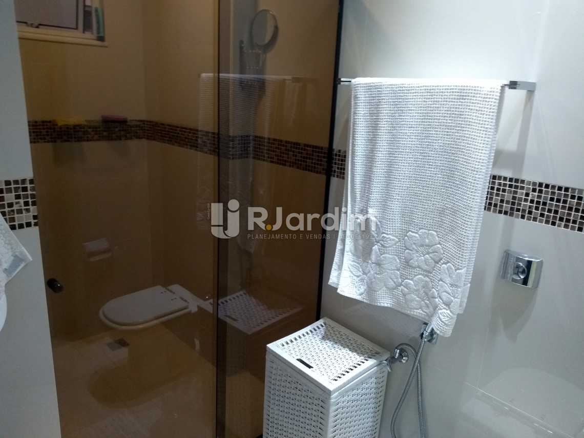 Conheça Box do imóvel - Compra Venda Avaliação Imóveis Apartamento Copacabana 3 Quartos - LAAP31678 - 19 Box - Compra Venda Avaliação Imóveis Apartamento Copacabana 3 Quartos - LAAP31678 - 19