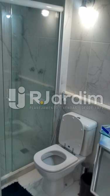 Conheça BANHEIRO DA SUÍTE A do imóvel - Imóveis Aluguel Flat Residencial Ipanema 2 Suítes - LAFL20070 - 12 BANHEIRO DA SUÍTE A - Imóveis Aluguel Flat Residencial Ipanema 2 Suítes - LAFL20070 - 12
