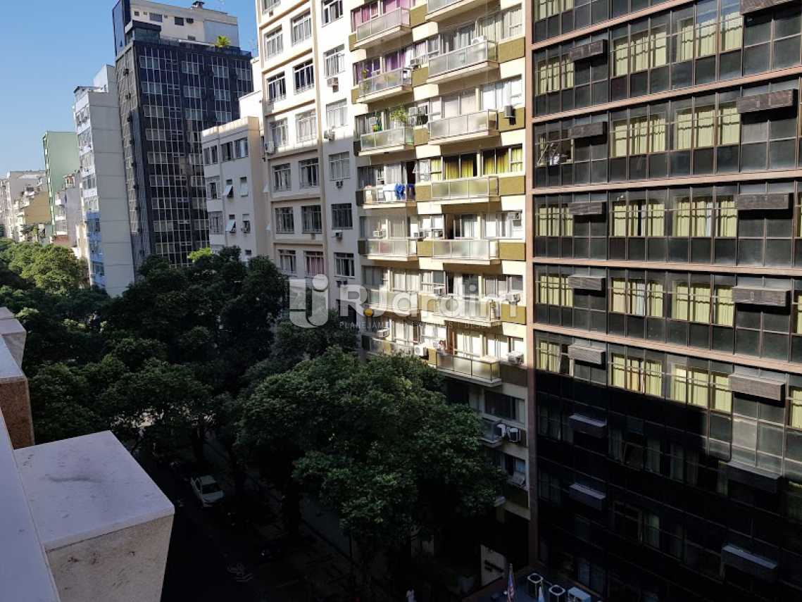 Conheça Vista sala do imóvel - Apartamento PARA ALUGAR, Copacabana, Rio de Janeiro, RJ - LAAP40654 - 7 Vista sala - Apartamento PARA ALUGAR, Copacabana, Rio de Janeiro, RJ - LAAP40654 - 7