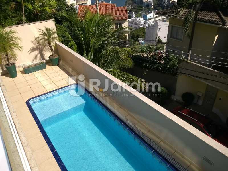 Conheça piscina / área comum do imóvel - Apartamento à venda Rua Casuarina,Lagoa, Zona Sul,Rio de Janeiro - R$ 2.500.000 - LAAP31685 - 22 piscina / área comum - Apartamento à venda Rua Casuarina,Lagoa, Zona Sul,Rio de Janeiro - R$ 2.500.000 - LAAP31685 - 22