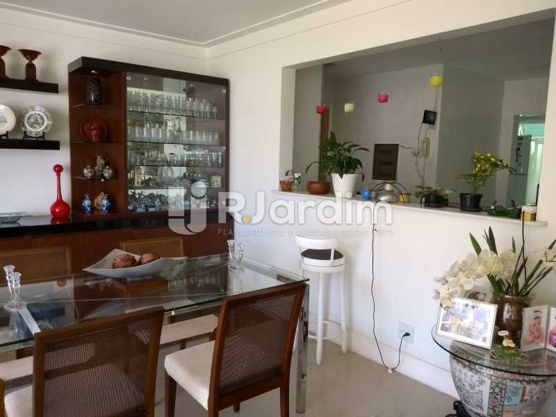Conheça sala / cozinha americana do imóvel - Apartamento à venda Rua Casuarina,Lagoa, Zona Sul,Rio de Janeiro - R$ 2.500.000 - LAAP31685 - 6 sala / cozinha americana - Apartamento à venda Rua Casuarina,Lagoa, Zona Sul,Rio de Janeiro - R$ 2.500.000 - LAAP31685 - 6