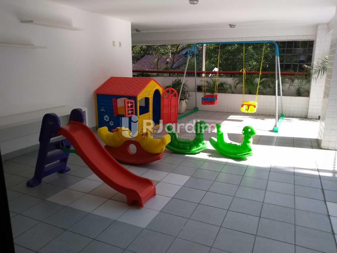 Conheça play do imóvel - Cobertura À VENDA, Lagoa, Rio de Janeiro, RJ - LACO30235 - 28 play - Cobertura À VENDA, Lagoa, Rio de Janeiro, RJ - LACO30235 - 28