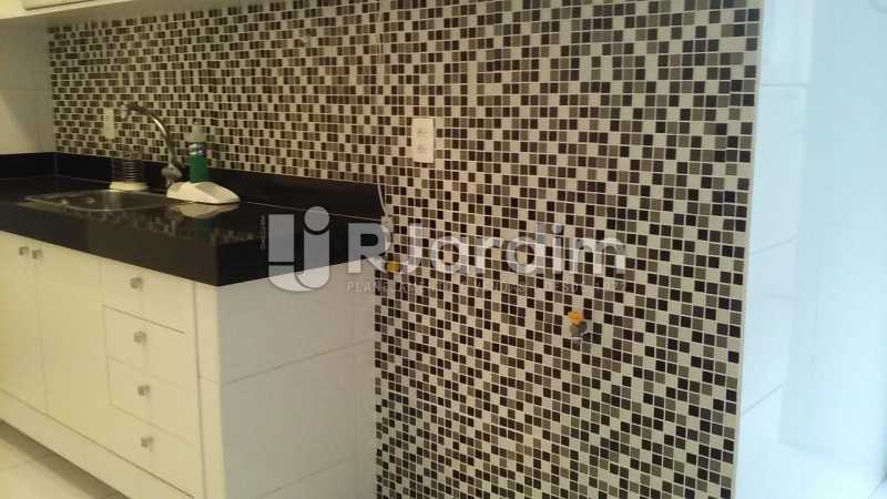 Conheça Cozinha do imóvel - Imóveis Aluguel Apartamento Leblon 3 Quartos - LAAP31699 - 23 Cozinha - Imóveis Aluguel Apartamento Leblon 3 Quartos - LAAP31699 - 23
