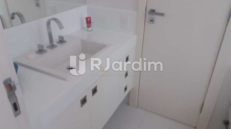 Conheça Banheiro social do imóvel - Apartamento À VENDA, Ipanema, Rio de Janeiro, RJ - LAAP31701 - 8 Banheiro social - Apartamento À VENDA, Ipanema, Rio de Janeiro, RJ - LAAP31701 - 8