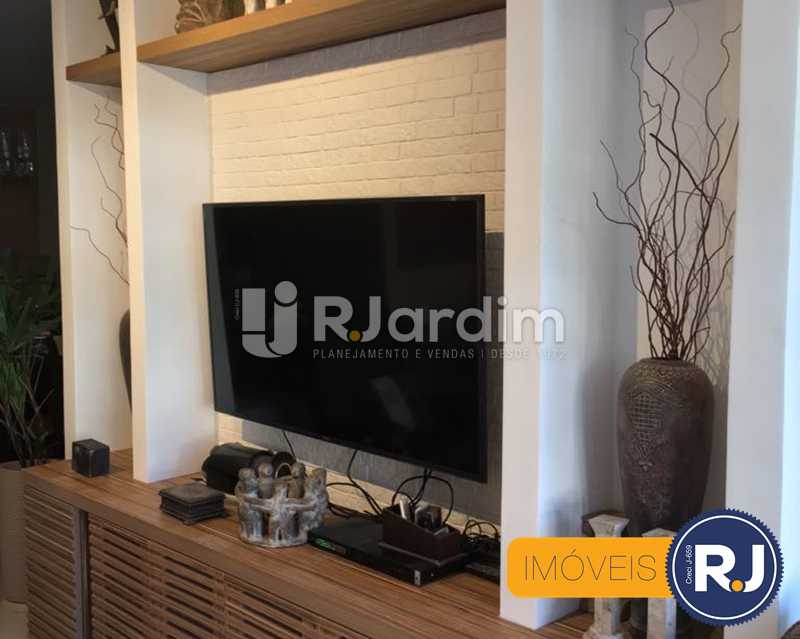 Conheça 03 sala do imóvel - Compra Venda Avaliação Imóveis Apartamento Laranjeiras 3 Quartos - LAAP31705 - 4 03 sala - Compra Venda Avaliação Imóveis Apartamento Laranjeiras 3 Quartos - LAAP31705 - 4