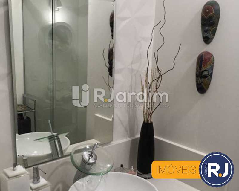 Conheça 09 banheiro do imóvel - Compra Venda Avaliação Imóveis Apartamento Laranjeiras 3 Quartos - LAAP31705 - 10 09 banheiro - Compra Venda Avaliação Imóveis Apartamento Laranjeiras 3 Quartos - LAAP31705 - 10