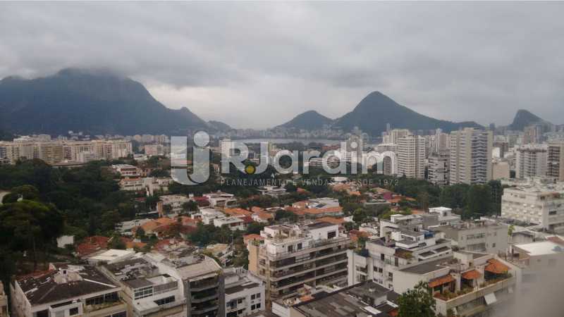 Conheça Vista panoramica sala do imóvel - Apartamento À VENDA, Alto Leblon, Leblon, Rio de Janeiro, RJ - LAAP40664 - 3 Vista panoramica sala - Apartamento À VENDA, Alto Leblon, Leblon, Rio de Janeiro, RJ - LAAP40664 - 3