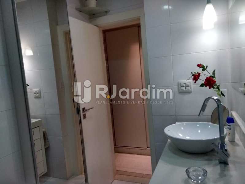 Conheça banheiro do imóvel - Apartamento à venda Rua Nascimento Silva,Ipanema, Zona Sul,Rio de Janeiro - R$ 1.550.000 - LAAP31730 - 21 banheiro - Apartamento à venda Rua Nascimento Silva,Ipanema, Zona Sul,Rio de Janeiro - R$ 1.550.000 - LAAP31730 - 21