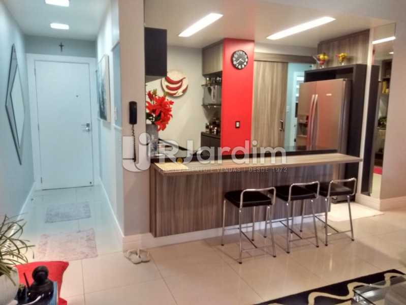 Conheça cozinha americana entrada do imóvel - Apartamento à venda Rua Nascimento Silva,Ipanema, Zona Sul,Rio de Janeiro - R$ 1.550.000 - LAAP31730 - 5 cozinha americana entrada - Apartamento à venda Rua Nascimento Silva,Ipanema, Zona Sul,Rio de Janeiro - R$ 1.550.000 - LAAP31730 - 5