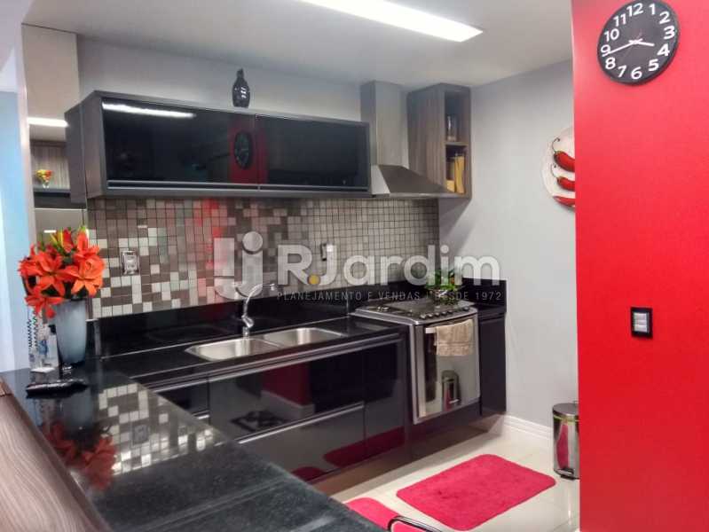 Conheça cozinha completa do imóvel - Apartamento à venda Rua Nascimento Silva,Ipanema, Zona Sul,Rio de Janeiro - R$ 1.550.000 - LAAP31730 - 14 cozinha completa - Apartamento à venda Rua Nascimento Silva,Ipanema, Zona Sul,Rio de Janeiro - R$ 1.550.000 - LAAP31730 - 14
