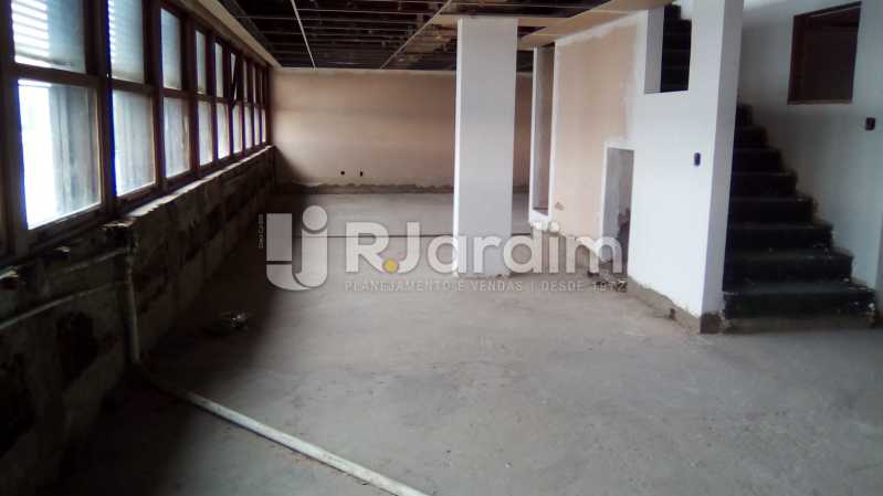 Conheça Salão acesso 2 piso do imóvel - Imóveis Aluguel Andar Comercial Botafogo - LAAN00029 - 17 Salão acesso 2 piso - Imóveis Aluguel Andar Comercial Botafogo - LAAN00029 - 17