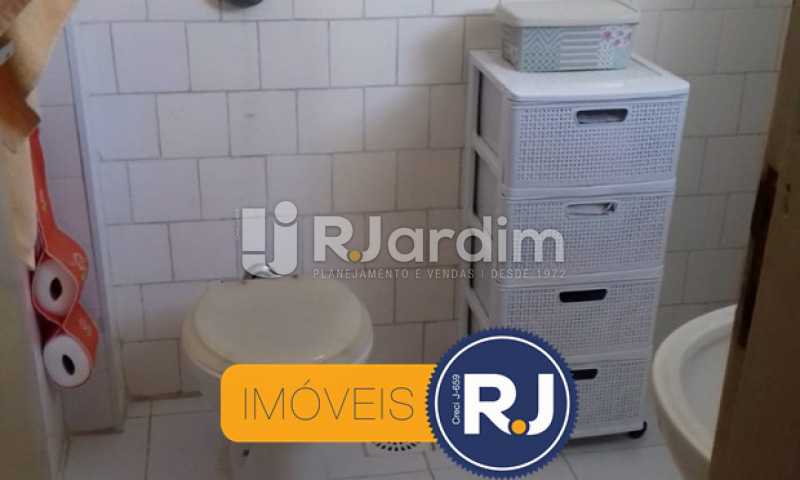 Conheça Banheiro do imóvel - 2 quartos Copacabana - LAAP21229 - 15 Banheiro - 2 quartos Copacabana - LAAP21229 - 15