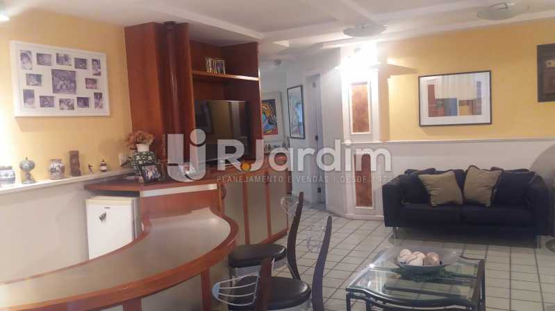 Conheça Salão 2º piso do imóvel - Cobertura À VENDA, Lagoa, Rio de Janeiro, RJ - LACO40157 - 8 Salão 2º piso - Cobertura À VENDA, Lagoa, Rio de Janeiro, RJ - LACO40157 - 8