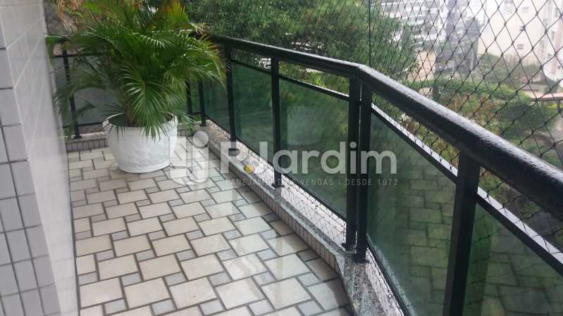 Conheça Varanda suíte do imóvel - Cobertura À VENDA, Lagoa, Rio de Janeiro, RJ - LACO40157 - 15 Varanda suíte - Cobertura À VENDA, Lagoa, Rio de Janeiro, RJ - LACO40157 - 15