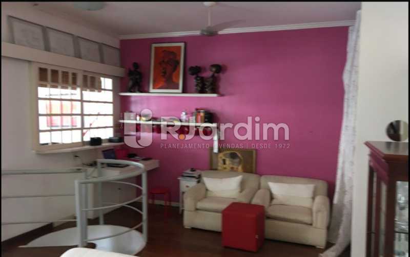 Conheça sala de estar piso superior do imóvel - Cobertura À VENDA, Laranjeiras, Rio de Janeiro, RJ - LACO30241 - 12 sala de estar piso superior - Cobertura À VENDA, Laranjeiras, Rio de Janeiro, RJ - LACO30241 - 12
