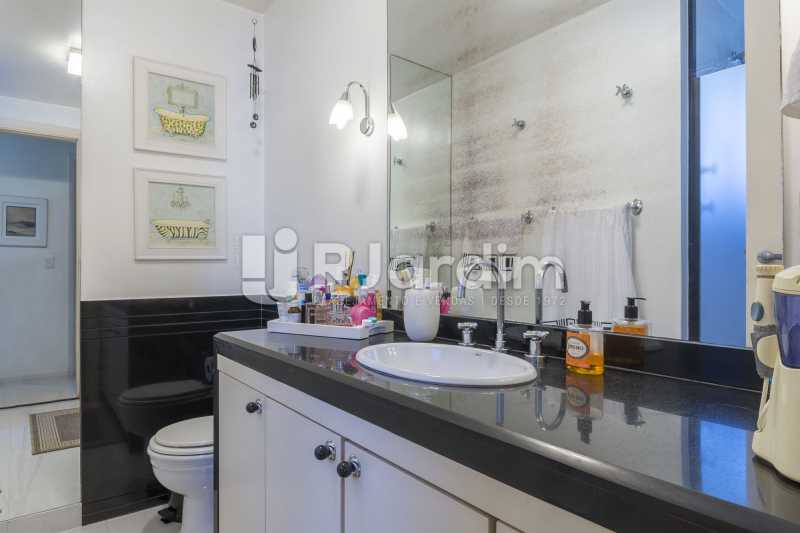 Conheça Banheiro suite do imóvel - Apartamento À VENDA, Copacabana, Rio de Janeiro, RJ - LAAP40668 - 11 Banheiro suite - Apartamento À VENDA, Copacabana, Rio de Janeiro, RJ - LAAP40668 - 11