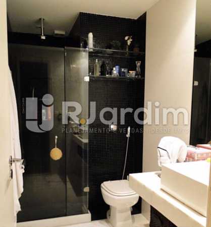 Conheça banheiro do imóvel - Compra Venda Avaliação Imóveis Apartamento Lagoa 1 Quarto - LAAP10295 - 12 banheiro - Compra Venda Avaliação Imóveis Apartamento Lagoa 1 Quarto - LAAP10295 - 12