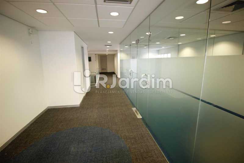 Conheça Circulação 2o. piso do imóvel - Loja Comercial Barra da Tijuca Aluguel Administração Imóveis - LALJ00117 - 11 Circulação 2o. piso - Loja Comercial Barra da Tijuca Aluguel Administração Imóveis - LALJ00117 - 11