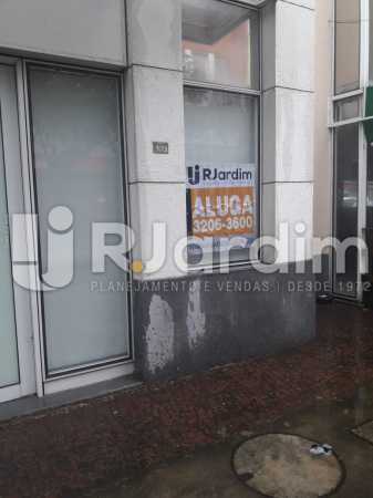 Conheça Frente da loja do imóvel - Loja Comercial Barra da Tijuca Aluguel Administração Imóveis - LALJ00117 - 19 Frente da loja - Loja Comercial Barra da Tijuca Aluguel Administração Imóveis - LALJ00117 - 19