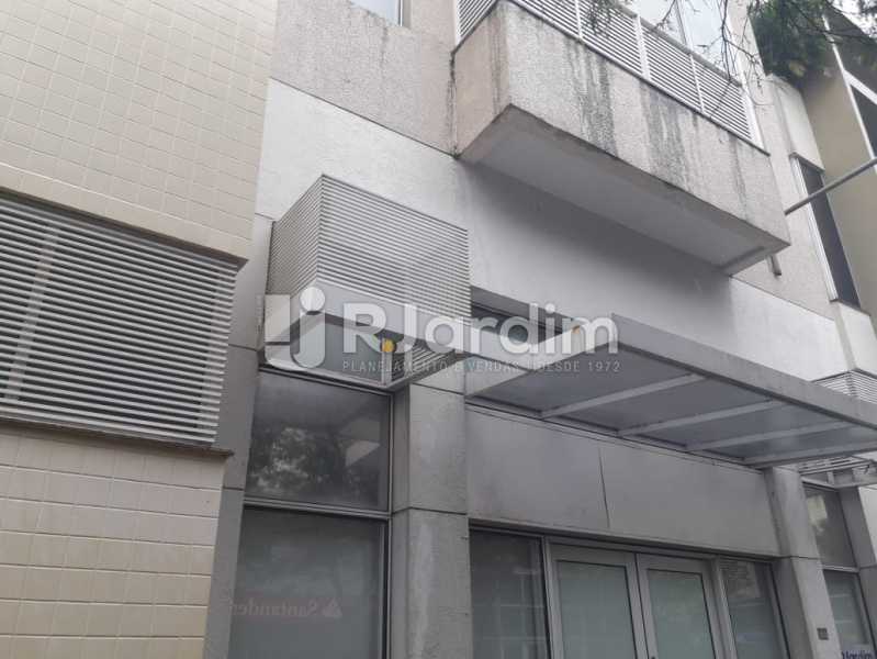 Conheça Frente/Fachada do imóvel - Loja Para Alugar - Barra da Tijuca - Rio de Janeiro - RJ - LALJ00117 - 20 Frente/Fachada - Loja Para Alugar - Barra da Tijuca - Rio de Janeiro - RJ - LALJ00117 - 20