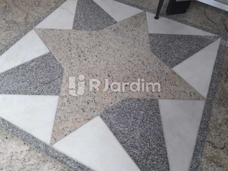 Conheça Piso em mármore do imóvel - Imóveis Aluguel Prédio Comercial Barra da Tijuca - LAPR00036 - 4 Piso em mármore - Imóveis Aluguel Prédio Comercial Barra da Tijuca - LAPR00036 - 4