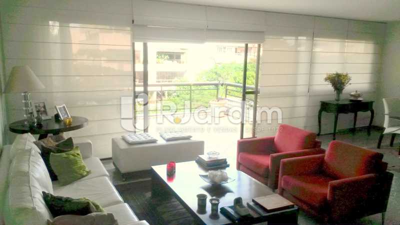 Conheça SALA do imóvel - Cobertura À VENDA, Barra da Tijuca, Rio de Janeiro, RJ - LACO50031 - 1 SALA - Cobertura À VENDA, Barra da Tijuca, Rio de Janeiro, RJ - LACO50031 - 1