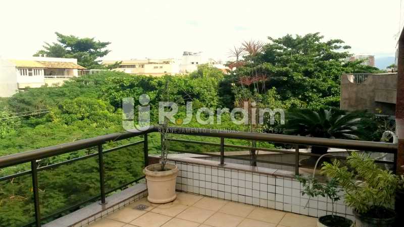 Conheça VARANDA do imóvel - Cobertura À VENDA, Barra da Tijuca, Rio de Janeiro, RJ - LACO50031 - 8 VARANDA - Cobertura À VENDA, Barra da Tijuca, Rio de Janeiro, RJ - LACO50031 - 8