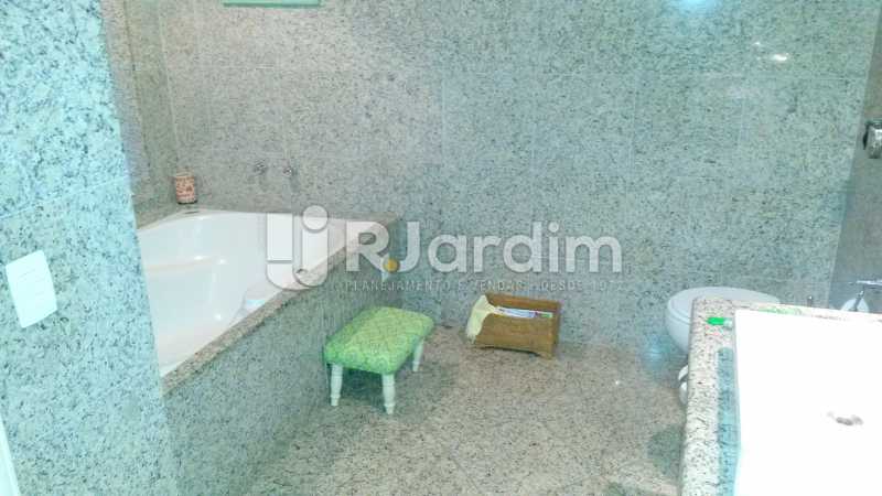 Conheça BANHEIRO do imóvel - Cobertura À VENDA, Barra da Tijuca, Rio de Janeiro, RJ - LACO50031 - 12 BANHEIRO - Cobertura À VENDA, Barra da Tijuca, Rio de Janeiro, RJ - LACO50031 - 12