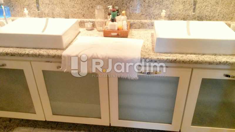 Conheça BANHEIRO do imóvel - Cobertura À VENDA, Barra da Tijuca, Rio de Janeiro, RJ - LACO50031 - 13 BANHEIRO - Cobertura À VENDA, Barra da Tijuca, Rio de Janeiro, RJ - LACO50031 - 13