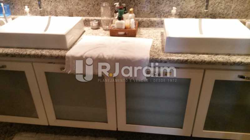 Conheça BANHEIRO do imóvel - Cobertura À VENDA, Barra da Tijuca, Rio de Janeiro, RJ - LACO50031 - 14 BANHEIRO - Cobertura À VENDA, Barra da Tijuca, Rio de Janeiro, RJ - LACO50031 - 14
