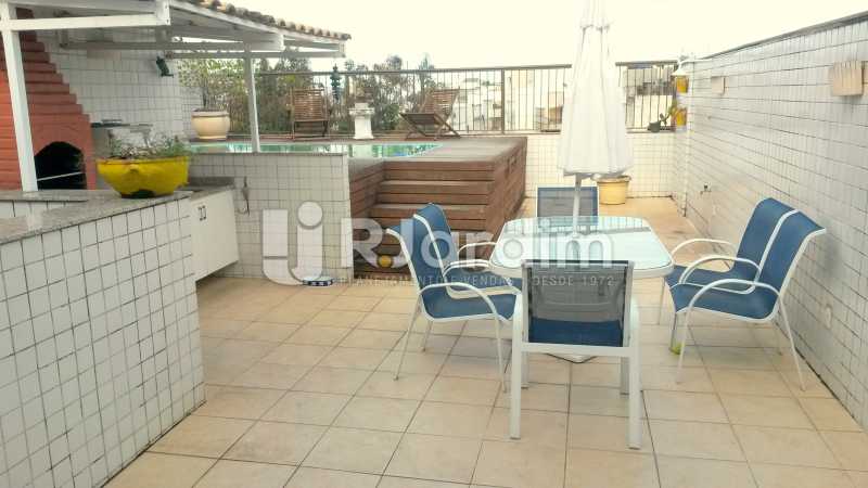 Conheça TERRAÇO do imóvel - Cobertura À VENDA, Barra da Tijuca, Rio de Janeiro, RJ - LACO50031 - 20 TERRAÇO - Cobertura À VENDA, Barra da Tijuca, Rio de Janeiro, RJ - LACO50031 - 20