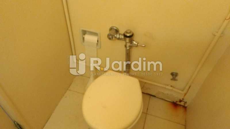 Conheça Banheiro do imóvel - Compra Venda Avaliação Imóveis Sala Comercial Centro - LASL00163 - 18 Banheiro - Compra Venda Avaliação Imóveis Sala Comercial Centro - LASL00163 - 18