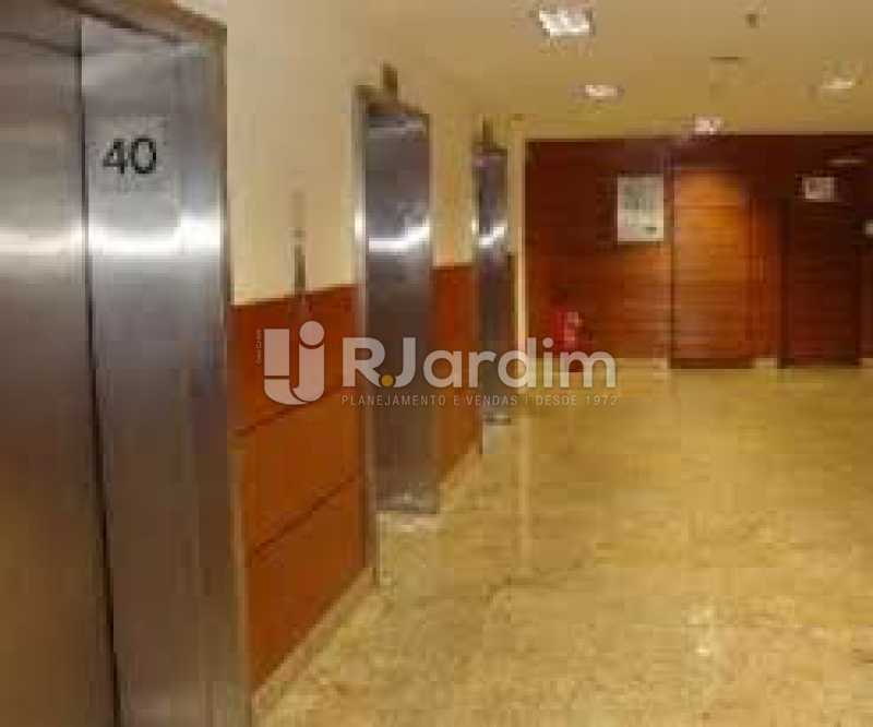 Conheça Elevadores do imóvel - Compra Venda Avaliação Imóveis Sala Comercial Centro - LASL00163 - 20 Elevadores - Compra Venda Avaliação Imóveis Sala Comercial Centro - LASL00163 - 20