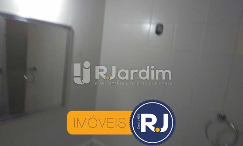 Conheça Banheiro Social do imóvel - Compra Venda Avaliação Imóveis Apartamento Copacabana 3 Quartos - LAAP31762 - 18 Banheiro Social - Compra Venda Avaliação Imóveis Apartamento Copacabana 3 Quartos - LAAP31762 - 18