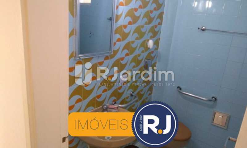 Conheça Banheiro Social 2 do imóvel - Compra Venda Avaliação Imóveis Apartamento Copacabana 3 Quartos - LAAP31762 - 23 Banheiro Social 2 - Compra Venda Avaliação Imóveis Apartamento Copacabana 3 Quartos - LAAP31762 - 23