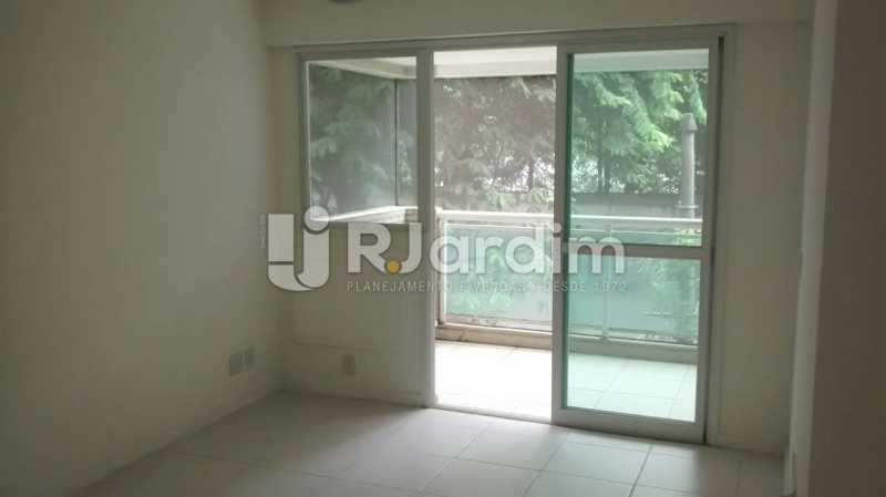 Conheça A SALA do imóvel - Imóveis Aluguel Apartamento Jardim Botânico 2 Quartos - LAAP21253 - 3 A SALA - Imóveis Aluguel Apartamento Jardim Botânico 2 Quartos - LAAP21253 - 3