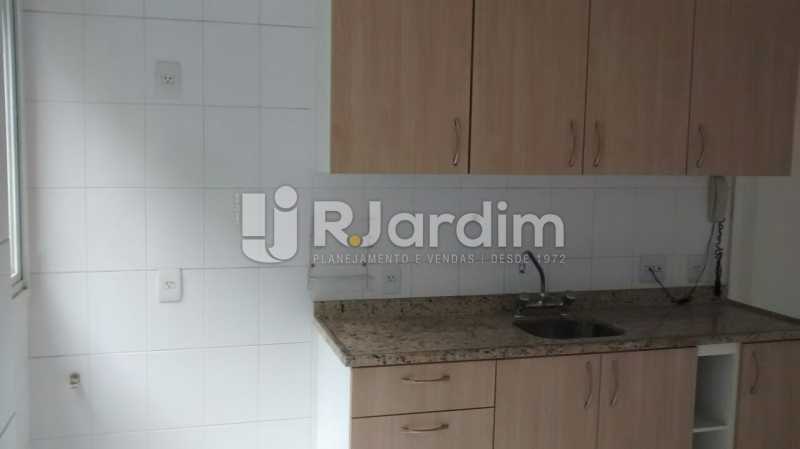 Conheça A COZINHA do imóvel - Imóveis Aluguel Apartamento Jardim Botânico 2 Quartos - LAAP21253 - 11 A COZINHA - Imóveis Aluguel Apartamento Jardim Botânico 2 Quartos - LAAP21253 - 11