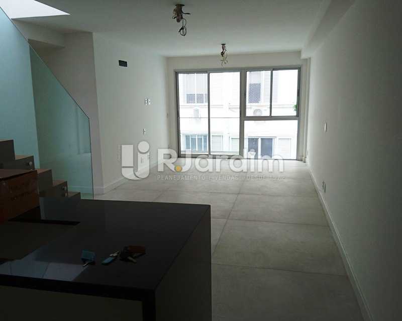 Conheça LYGIA REISEN do imóvel - Imóveis Compra e Venda Jardim Botânico Cobertura 3 Quartos - LACO30243 - 3 LYGIA REISEN - Imóveis Compra e Venda Jardim Botânico Cobertura 3 Quartos - LACO30243 - 3